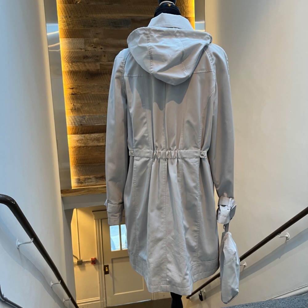 Weatherproof Raincoat Softshell Water Resistant T… - image 2